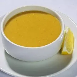 شوربة عدس مع سرفيس